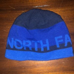 Matching boys size small hat and glove set